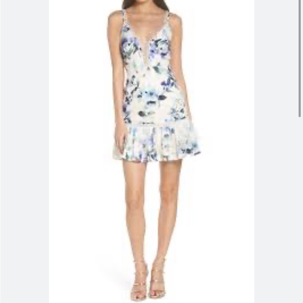 FoxieDox Dress size large-New!